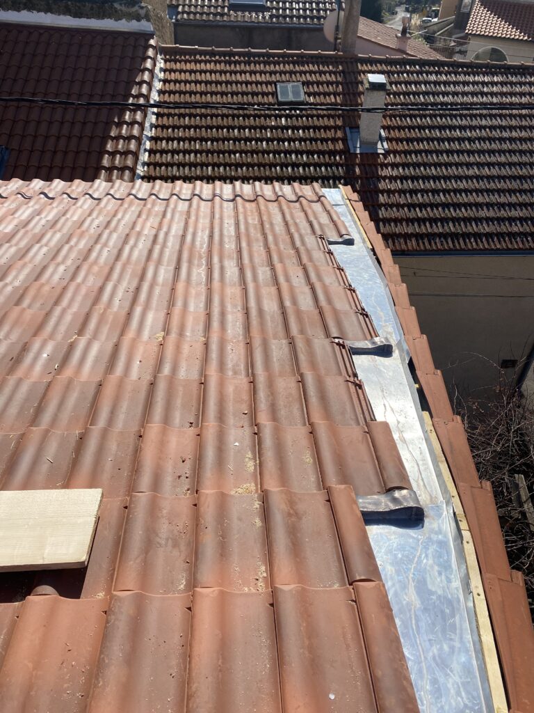 Travaux d’une toiture réalisés par votre artisan couvreur-zingueur Tektoit à Clermont-Ferrand