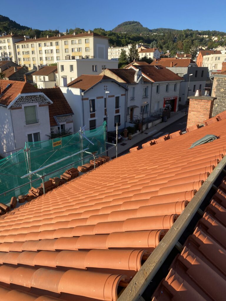 Travaux d’une toiture réalisés par votre artisan couvreur-zingueur Tektoit à Chamalières