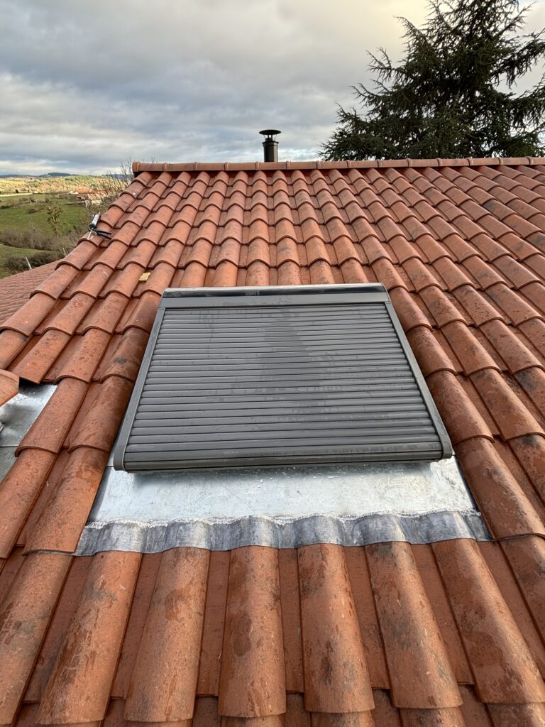 Travaux d’une toiture réalisés par votre artisan couvreur-zingueur Tektoit à Cournon